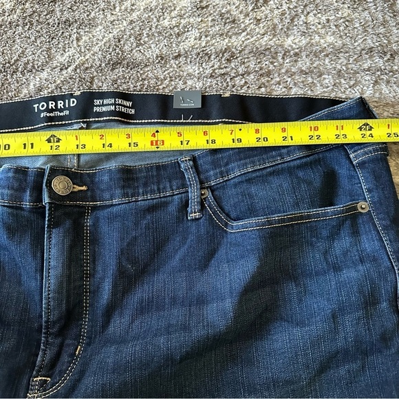 NWT Torrid Sky High Skinny Premium Stretch High-Rise Jean 28S Dark Wash - Picture 6 of 12